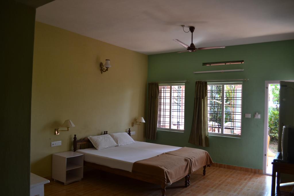 Kerala House Apartment Текади Екстериор снимка